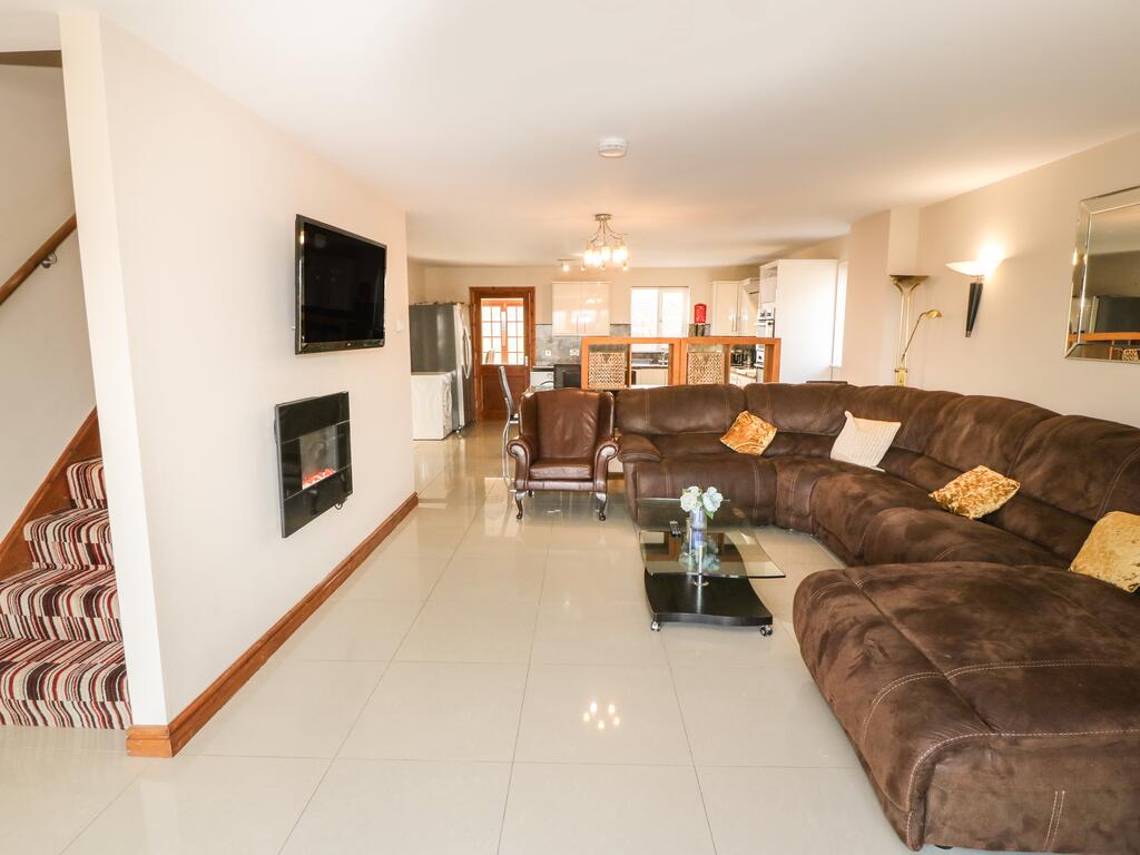 Brynhyfryd room 1