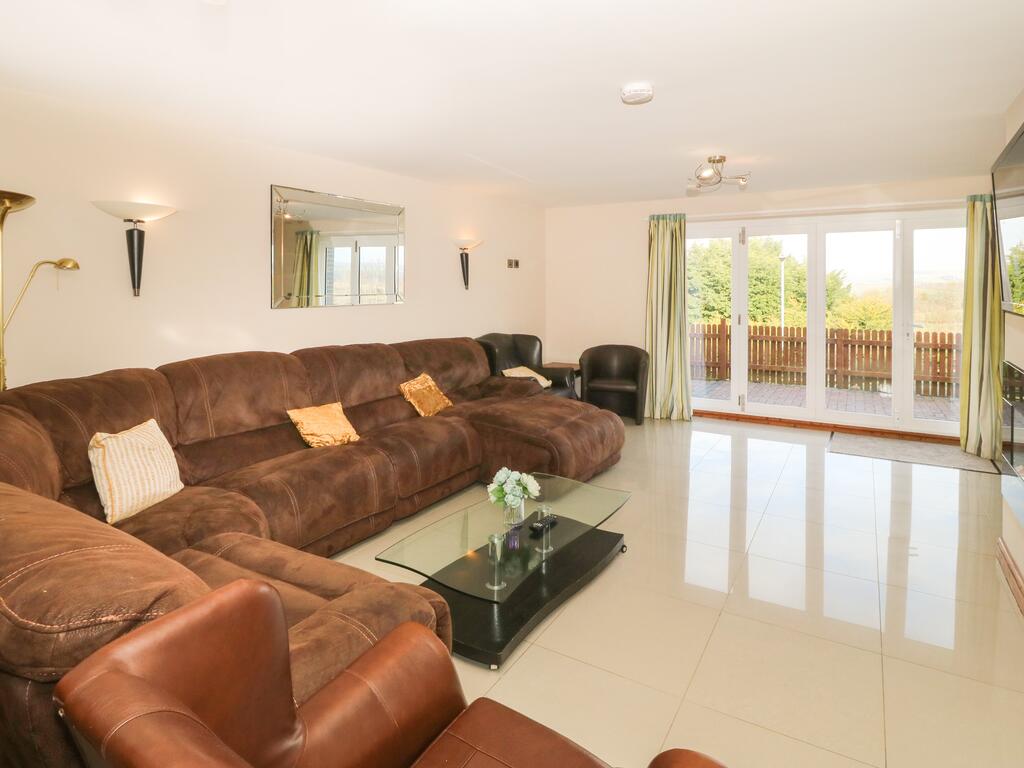 Brynhyfryd room 3