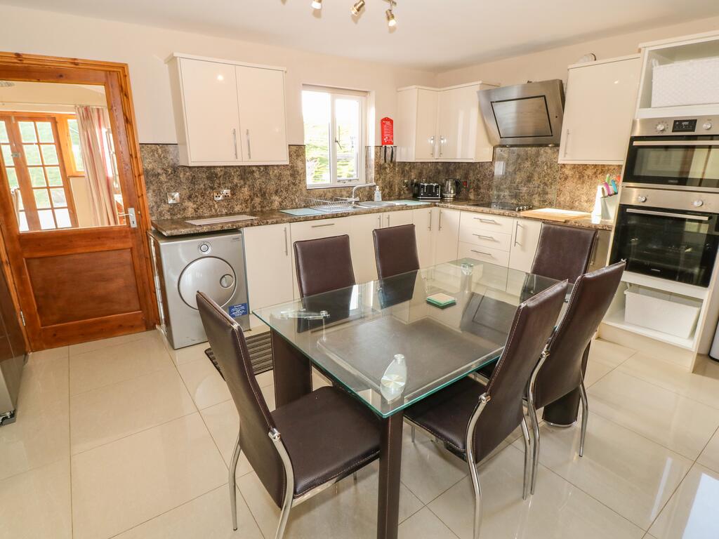 Brynhyfryd room 4