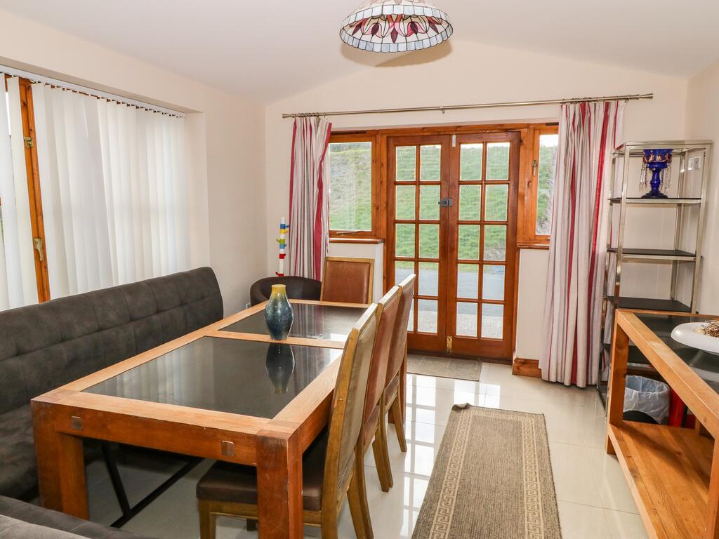 Brynhyfryd room 5
